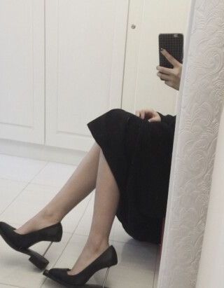 【短篇】易孕的我被太子送去造福百姓后，他后悔了 作者：(1)