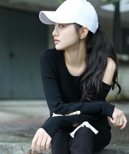 【短篇】卷死全班的班花 作者：xx