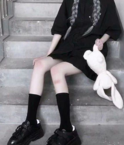 《穿书之家生子》作者：华卿晴